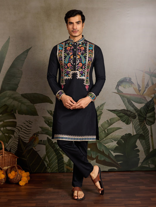 Himmelblaues Kurta mit Spiegelstickerei und Dupatta