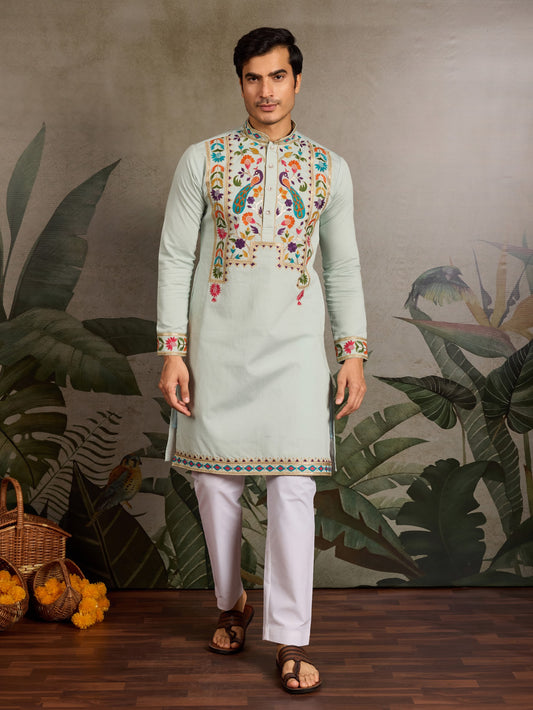 Himmelblaues Kurta mit Spiegelstickerei und Dupatta