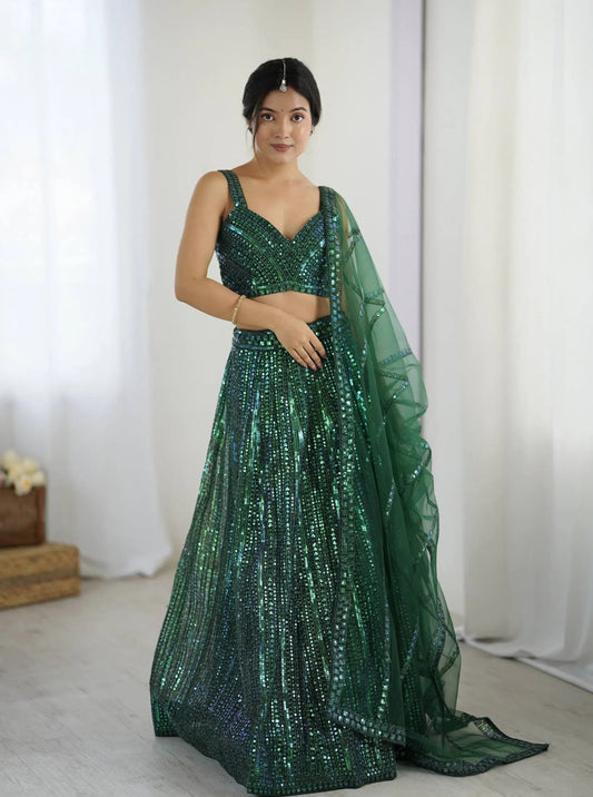 Eleganter rosa-grauer Braut-Lehenga mit Zarkan-Stickerei und Pailletten