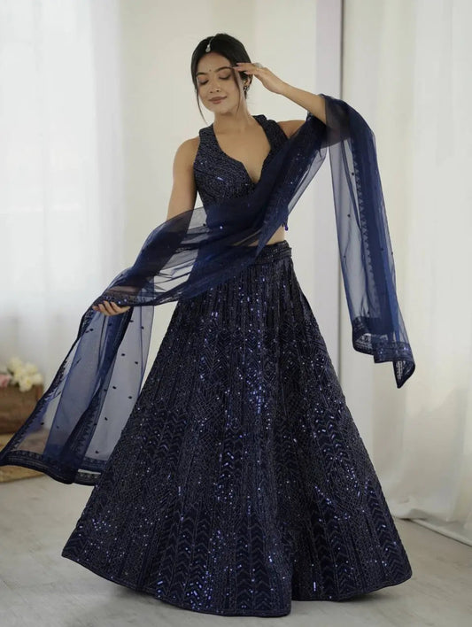 Eleganter rosa-grauer Braut-Lehenga mit Zarkan-Stickerei und Pailletten