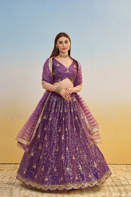 Eleganter rosa-grauer Braut-Lehenga mit Zarkan-Stickerei und Pailletten