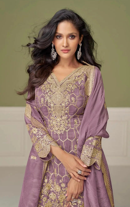Ensemble Salwar Sharara violet lilas en soie avec broderies et miroirs COLLECTION MEHEK