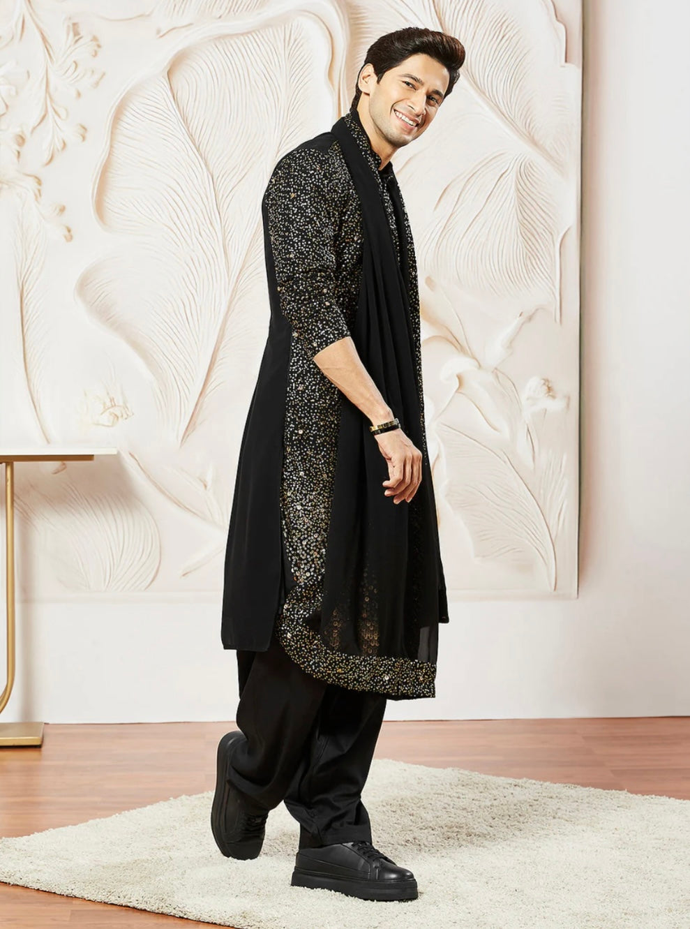 Kurta Pantalon Patiala Noir Profond en Georgette avec Dupatta COLLECTION YUVRAJ