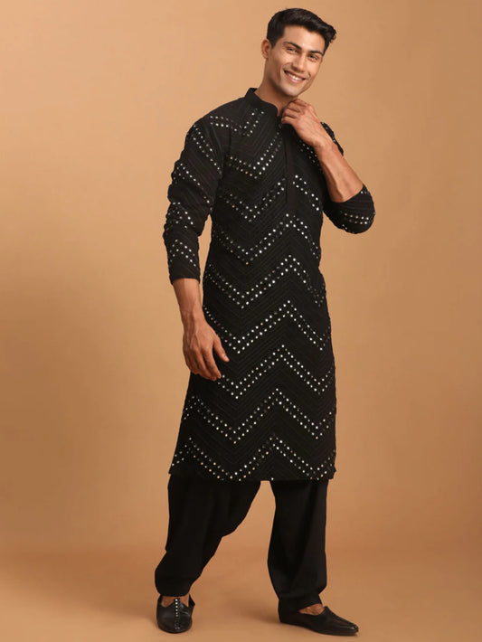 Kurta Pantalon Style Patiala Noir Intense et Argenté en Georgette avec Travail de Miroirs
