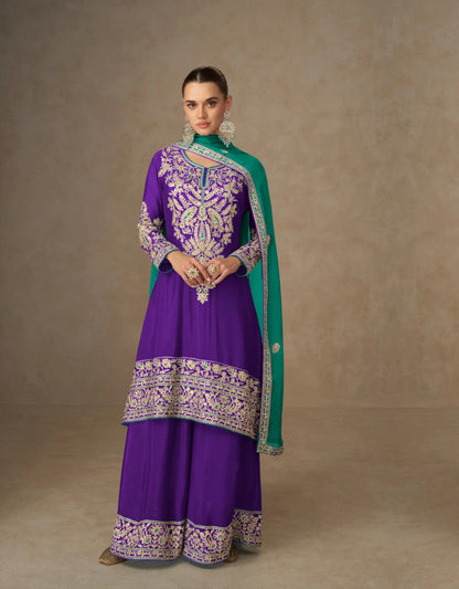 Salwar Palazzo en soie chinon avec broderies de miroirs violet vif avec dupatta contrasté COLLECTION SHARMILA