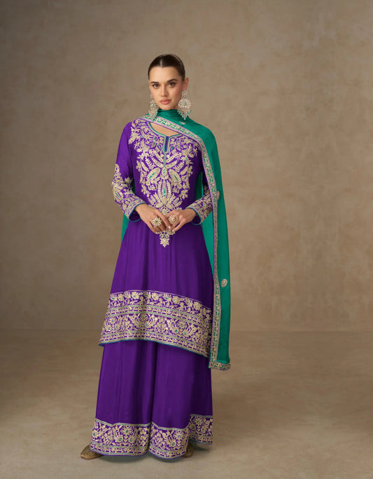 Salwar Palazzo en soie chinon avec broderies de miroirs violet vif avec dupatta contrasté COLLECTION SHARMILA