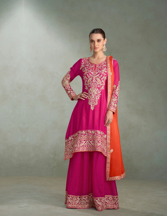Salwar Palazzo en soie chinon avec broderies de miroirs rose vif avec dupatta contrasté COLLECTION SHARMILA