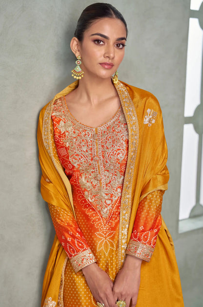Salwar Palazzo en soie chinon avec broderies et motifs jaune soleil et orange bicolore COLLECTION AMREEN