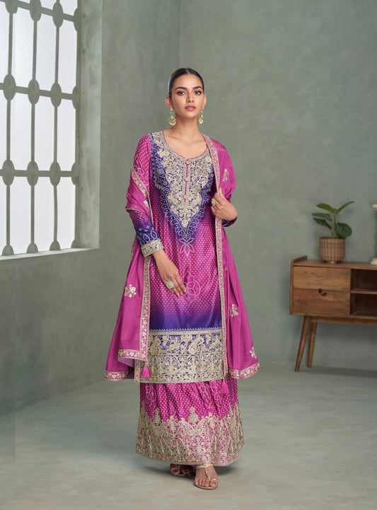 Salwar Palazzo en soie chinon avec broderies et motifs rose fuchsia et violet iris bicolore COLLECTION AMREEN