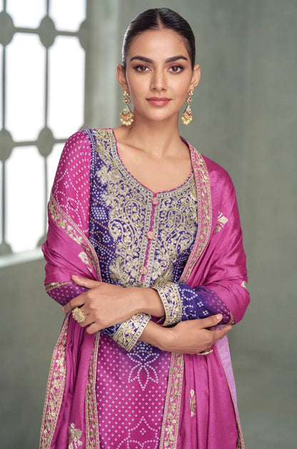 Salwar Palazzo en soie chinon avec broderies et motifs rose fuchsia et violet iris bicolore COLLECTION AMREEN