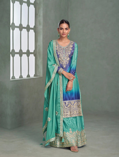 Salwar Palazzo en soie chinon avec broderies et motifs bleu turquoise et foncé bicolore COLLECTION AMREEN