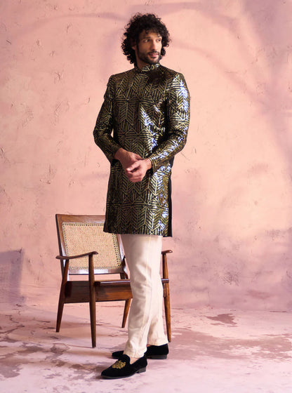 Ensemble Homme Sherwani de fête noir en georgette orné de sequins avec pantalon crème