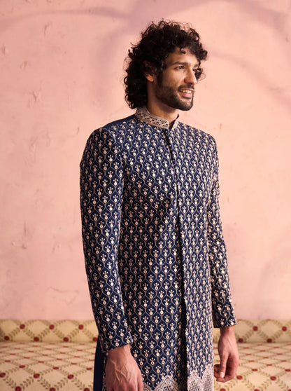 Ensemble Homme 3 pièces Sherwani bleu marine en georgette brodé avec pantalon rose clair