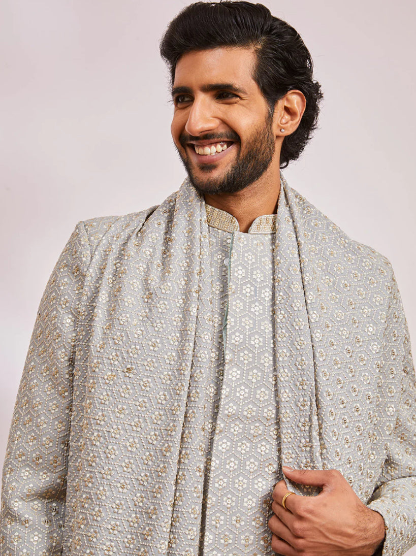 Ensemble Homme Kurta gris clair de célébration en rayon avec Dupatta et pantalon crème COLLECTION KABIR
