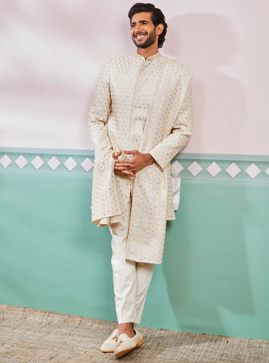 Ensemble Homme Kurta blanc cassé de célébration en rayon avec Dupatta et pantalon crème COLLECTION KABIR