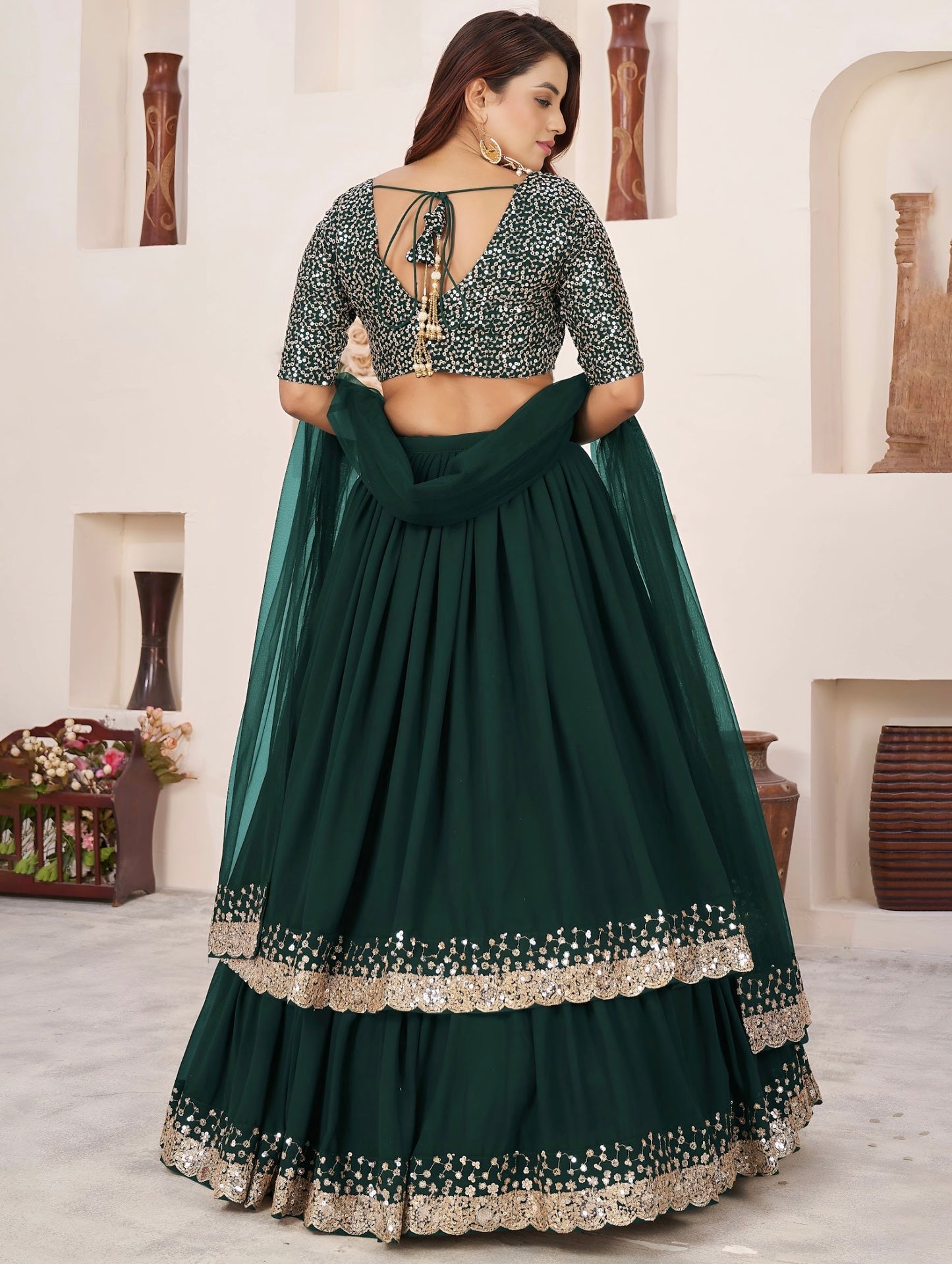 Lehenga vert foncé de fête en georgette et broderies travaillées COLLECTION ANJALI