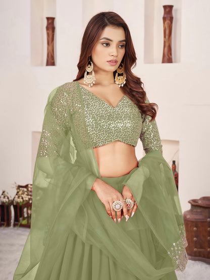 Lehenga vert olive de fête en georgette et broderies travaillées COLLECTION ANJALI