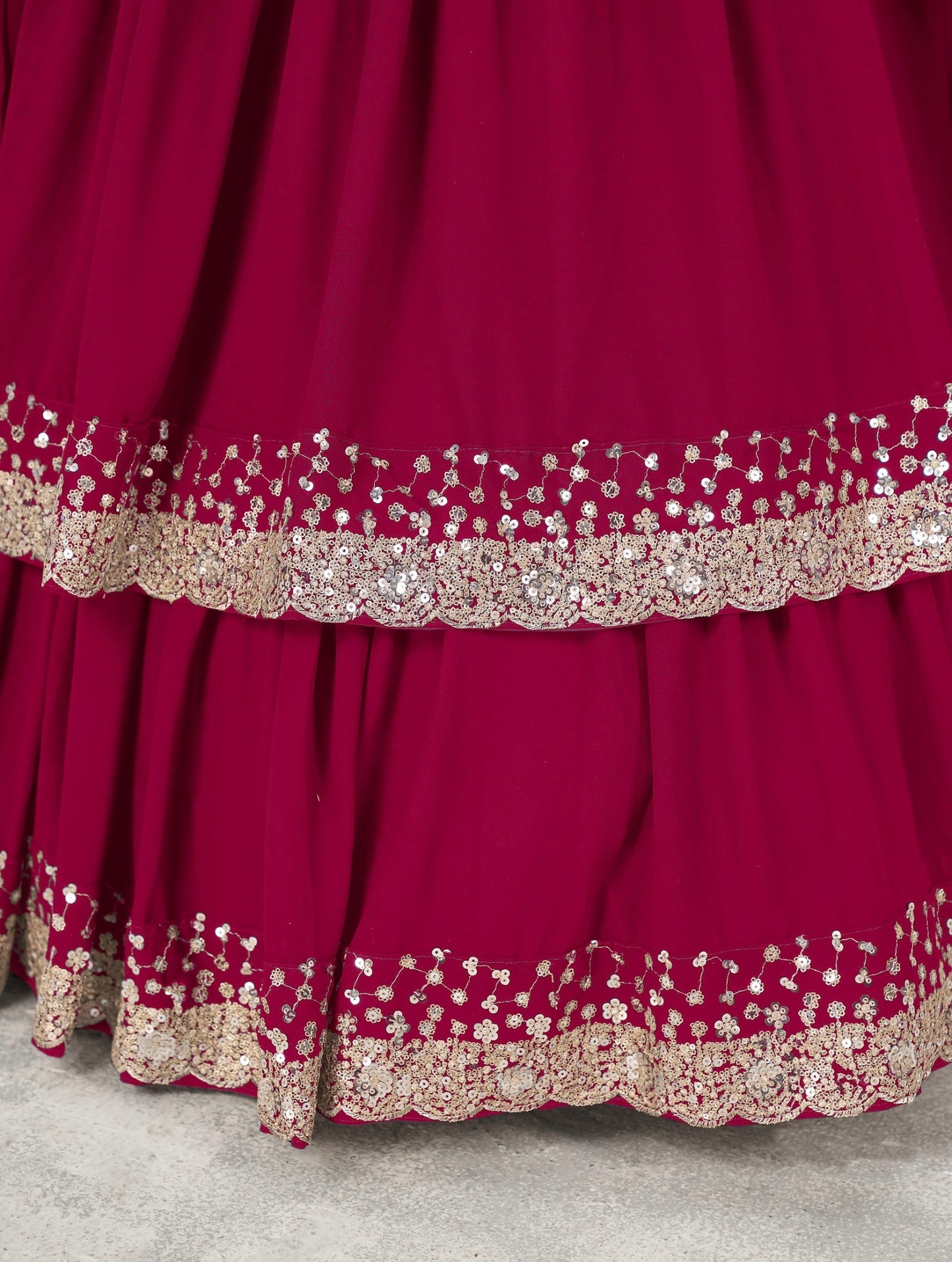 Lehenga rose foncé de fête en georgette et broderies travaillées COLLECTION ANJALI