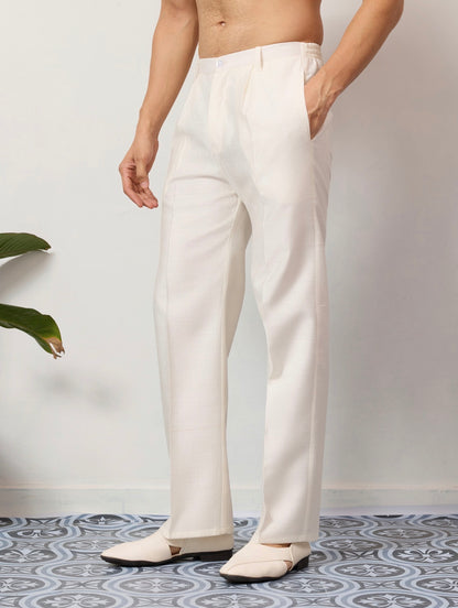 Ensemble Kurta Vesti Koti Homme blanc crème avec motifs floraux délicats et broderies de sequins COLLECTION VIVAAN