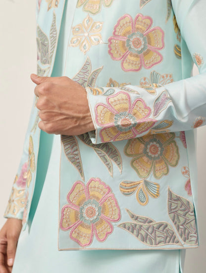Ensemble Kurta Vesti Koti Homme bleu turquoise clair avec motifs floraux délicats et broderies de sequins COLLECTION VIVAAN