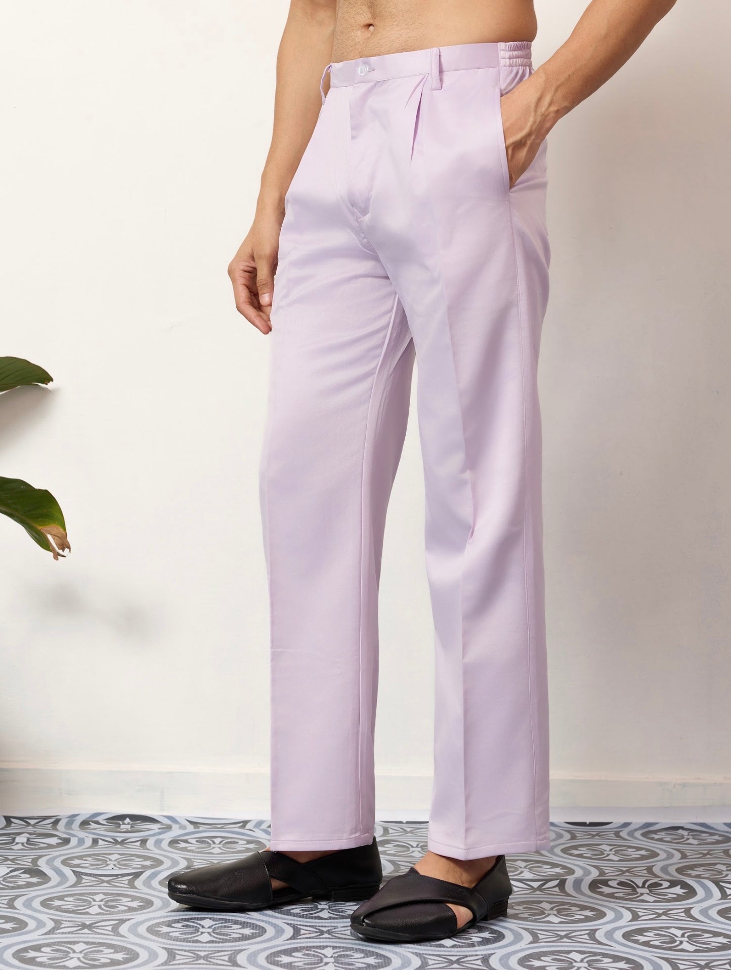 Ensemble Kurta Vesti Koti Homme violet clair lilas avec motifs floraux délicats et broderies de sequins COLLECTION VIVAAN