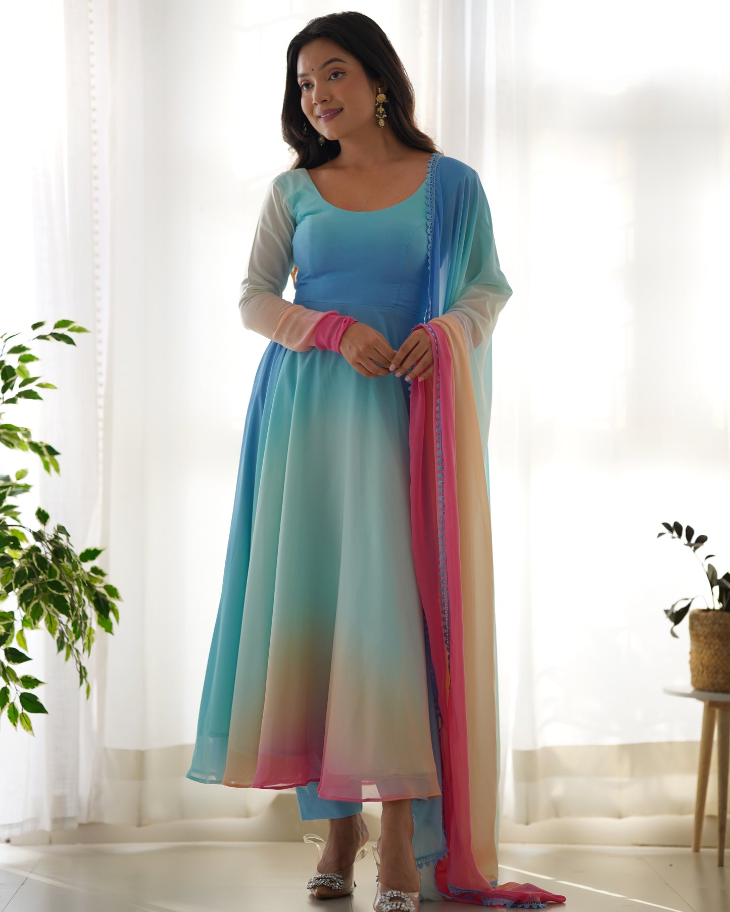 Langes Anarkali-Kleid, inspiriert von Alia Bhatt