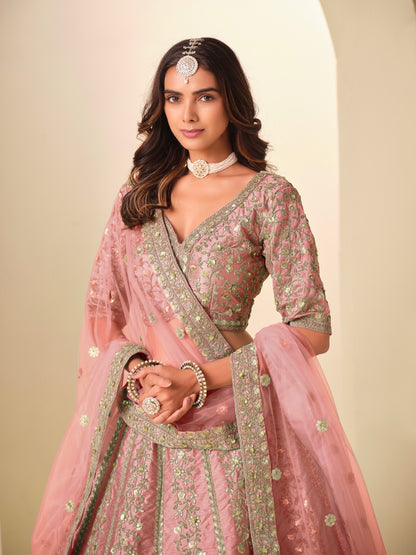 Lehenga rose clair en soie artificielle avec broderies scintillantes COLLECTION MELINA