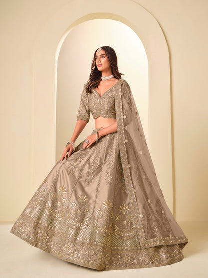 Lehenga beige foncé en soie artificielle avec broderies scintillantes COLLECTION MELINA