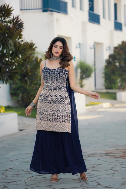 Salwar kameez bleu marine en georgette avec broderie à sequins