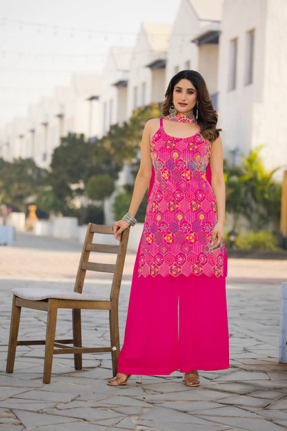 Ensemble Salwar Rose Fuchsia en Chinon avec Broderie à Sequins