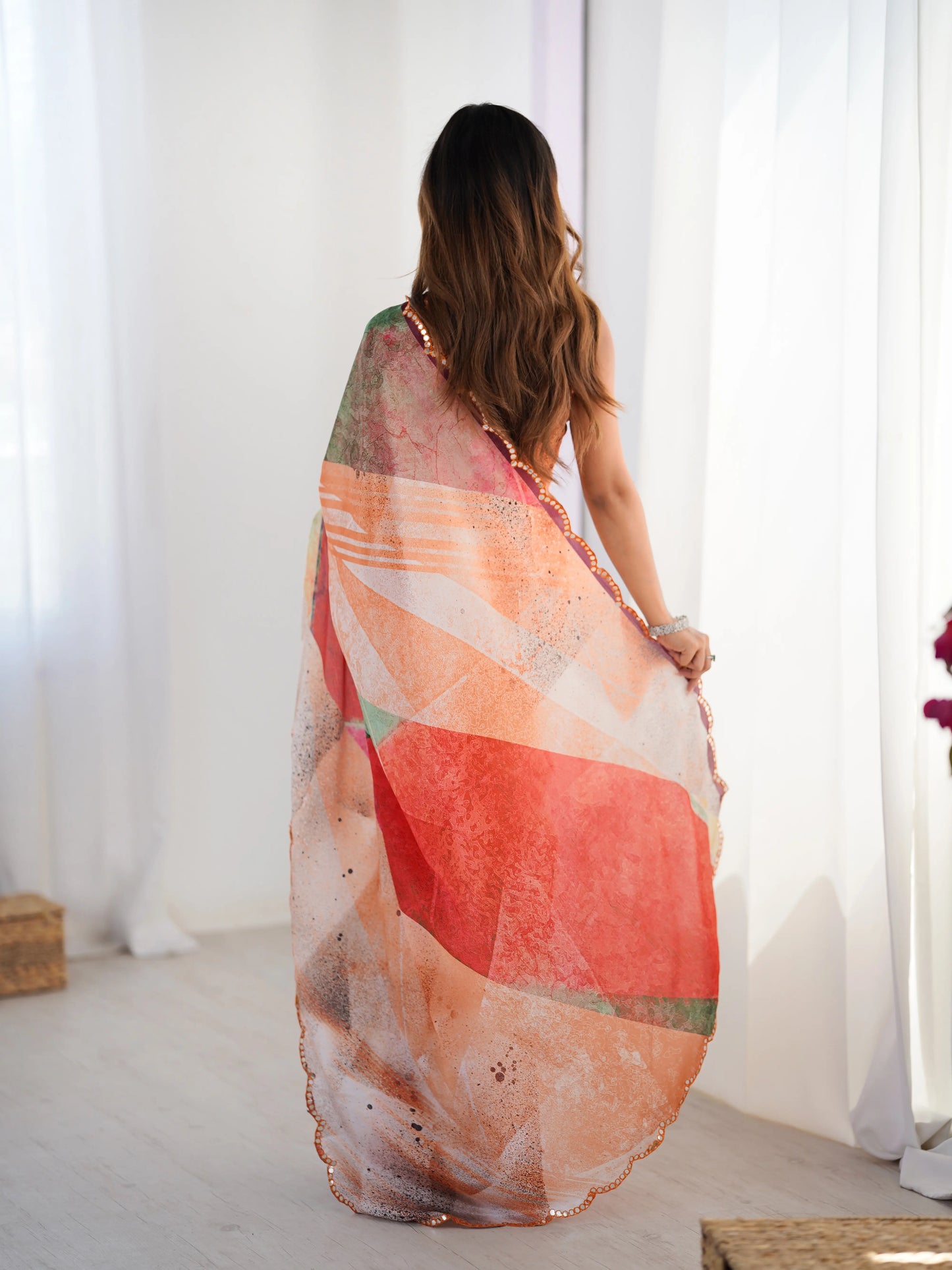 Sari en chinon orange clair multicolore avec finitions miroirs COLLECTION SONIYA