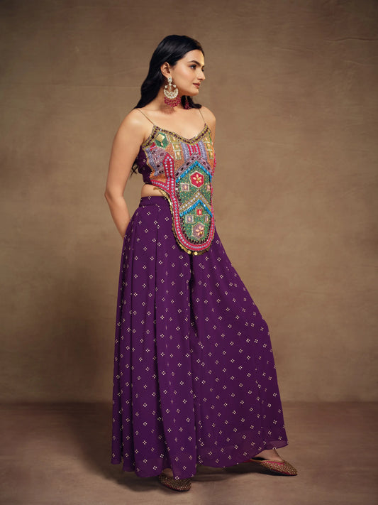 Ensemble coordonné en soie violette clair avec broderie artisanale indo-occidental