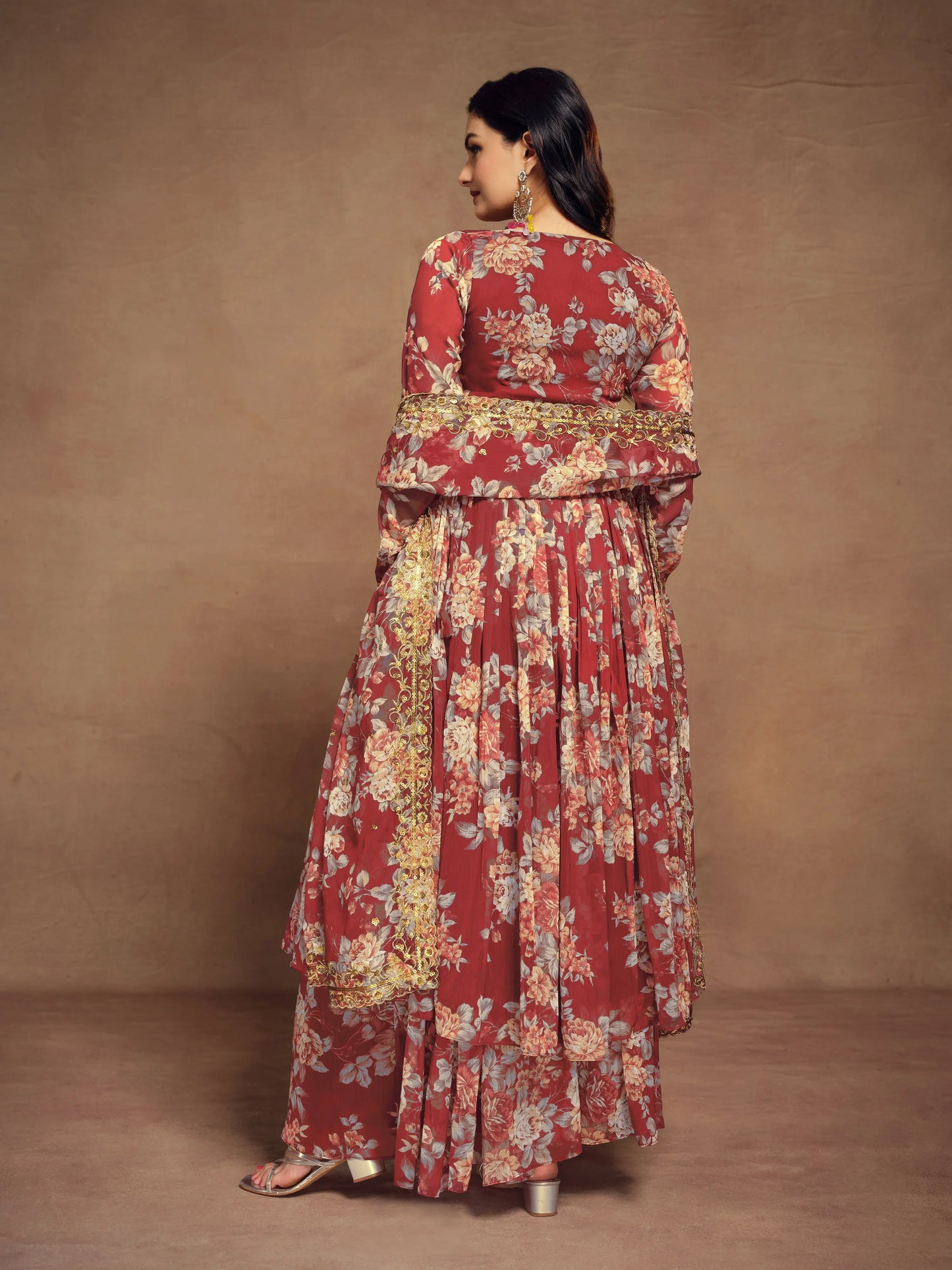 Ensemble Salwar Suit imprimé en chiffon rouge cerise avec dupatta