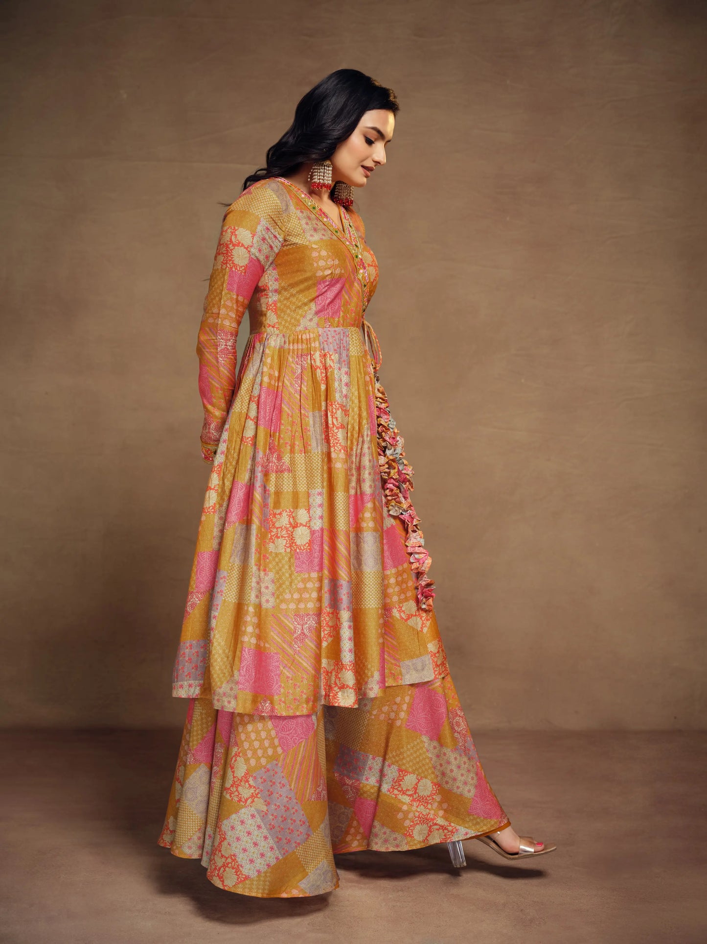 Ensemble salwar imprimé jaune moutarde épuré et moderne