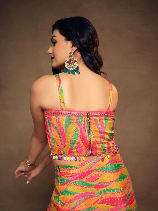 Ensemble coordonné jaune multicolore imprimé avec pendants en soie Chinon indo-occidental