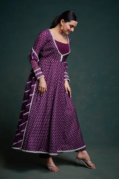 Ensemble salwar imprimé Bandhani en organza violet traditionnel