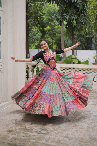 Lehenga choli Navratri Kutchi Gamthi multicouleur noir