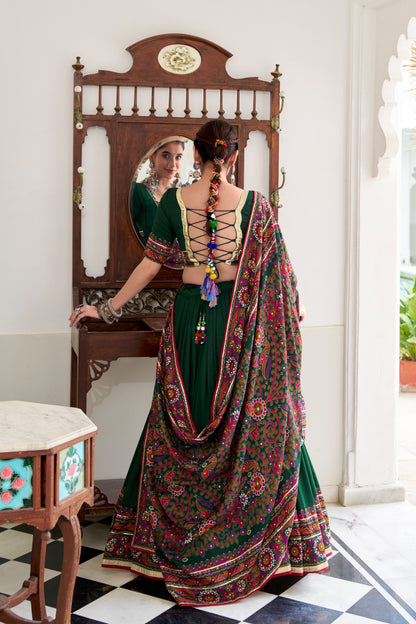 Lehenga de Navratri vert en soie imprimé Gamthi et Gota Patti COLLECTION SNEHA