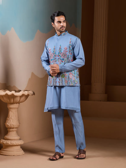 Ensemble Kurta Homme avec Veste Bleu Ciel et broderies de fleurs romantiques COLLECTION ARVIN