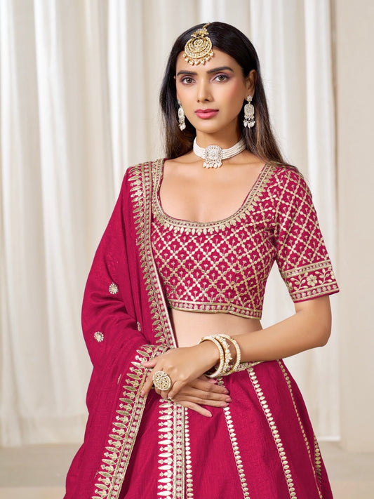 Eleganter rosa-grauer Braut-Lehenga mit Zarkan-Stickerei und Pailletten