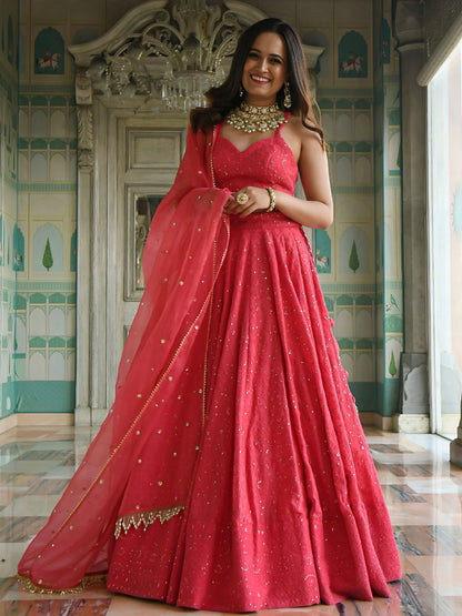Lehenga rose léger en georgette avec bordure en dentelle et perles sur dupatta