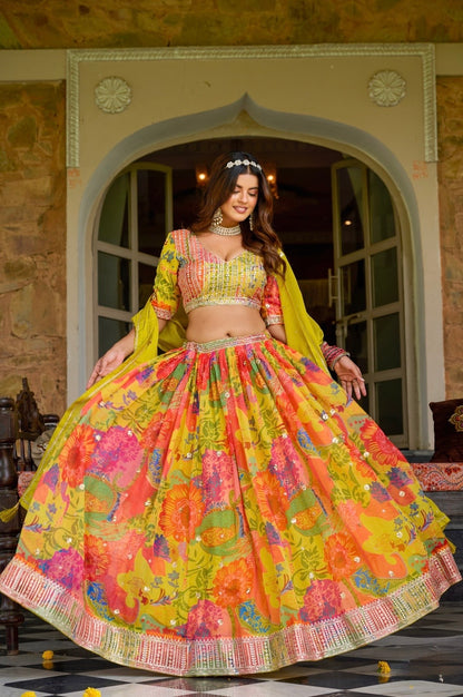 Lehenga jaune vif en soie tabby et organza avec imprimé de fleurs multicolores COLLECTION RHEANNA