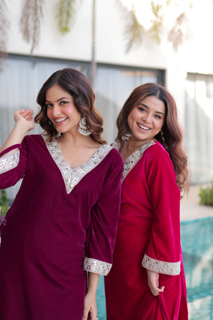 Ensemble Salwar Suit rouge bordeaux et argenté en velours et zari avec sac style batwa assorti COLLECTION ZOYA