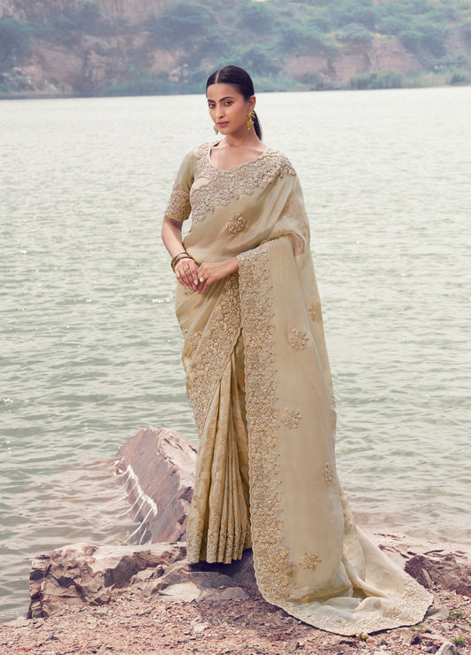 Sari beige sable en pure soie et jacquard  COLLECTION SAYAARAH