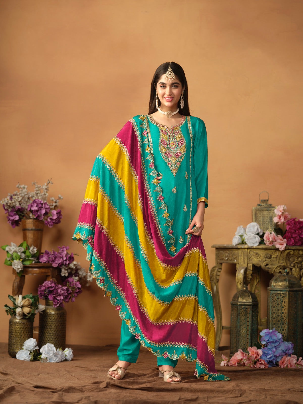 Salwar Pantalon bleu turquoise avec Dupatta multicolore assorti COLLECTION LOUNA