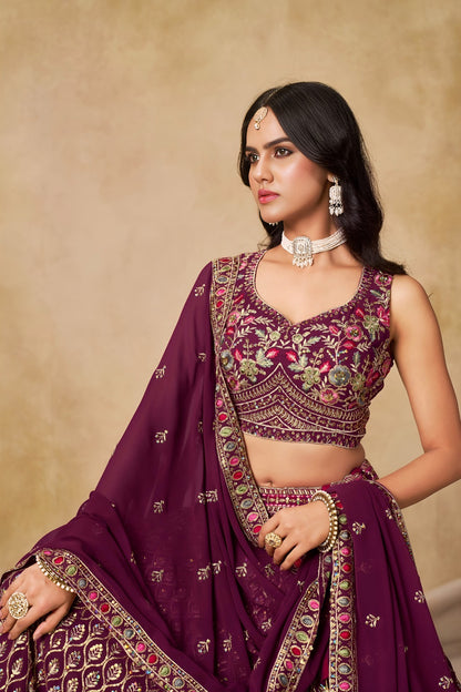 Lehenga violet foncé avec broderies romantiques de fleurs COLLECTION MONICA