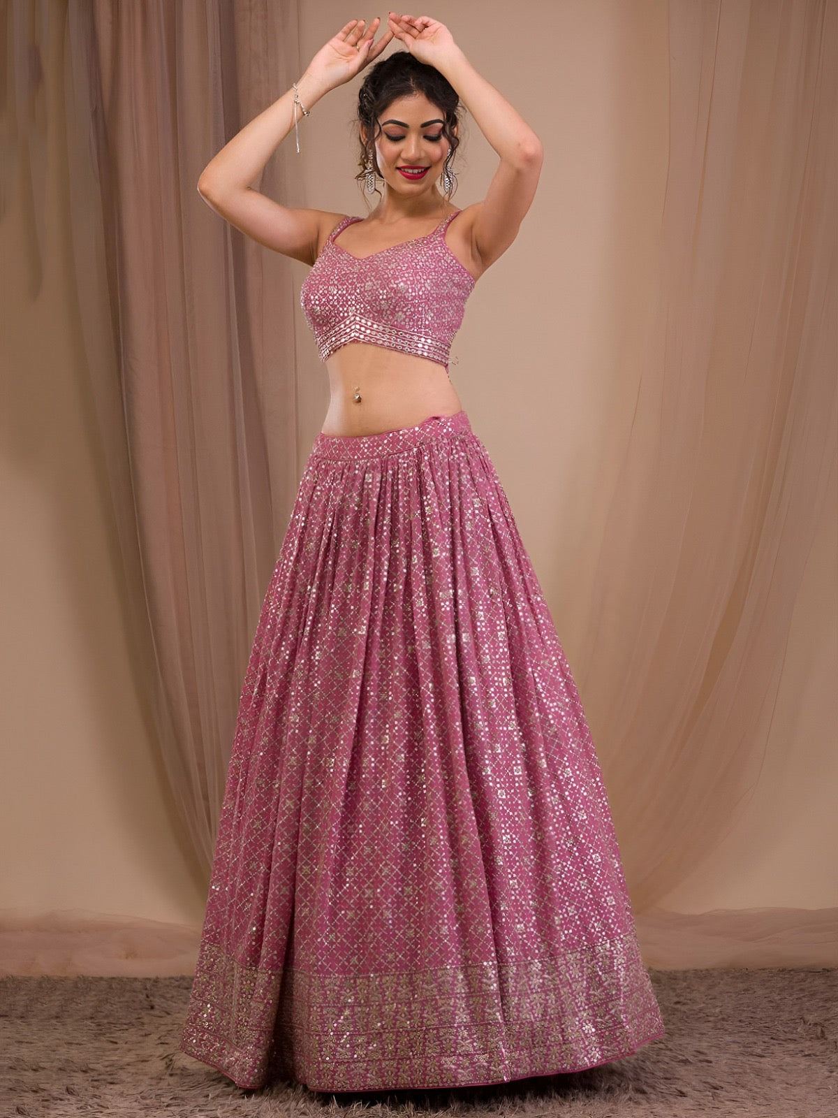 Lehenga rose en georgette léger avec broderies zari