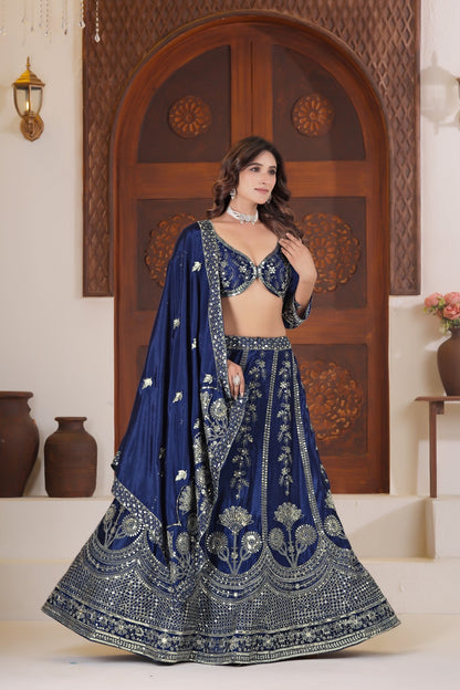 Lehenga bleu nuit scintillant en soie chinon et zari COLLECTION SANIYA