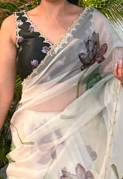 Sari blanc à imprimé fleuri lotus embelli rose gold COLLECTION HEENA