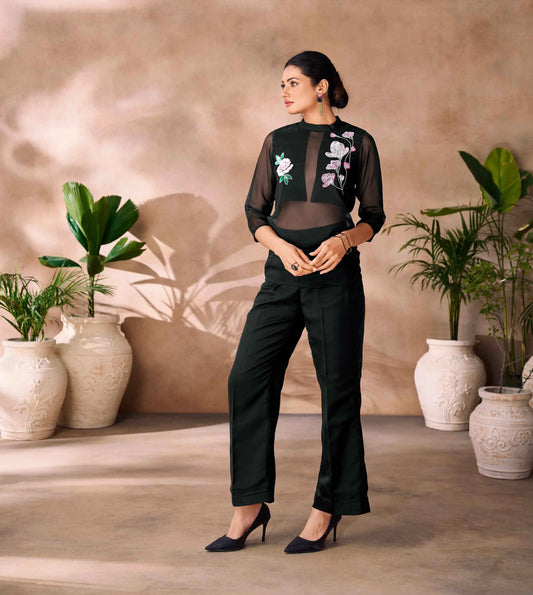 Schwarzes, indo-westliches Organza-Set mit Blumenmuster im modischen Stil mit feiner Handarbeit